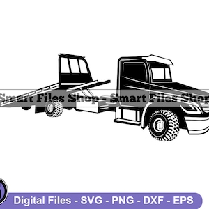 Op de afbeelding: Zwart-wit illustratie van een sleepwagen. De vrachtwagen heeft een laadvlak, een cabine en grote banden. De tekst "Smart Files Shop" staat op de vrachtwagen. De afbeelding bevat ook de tekst "Digital Files - SVG - PNG - DXF - EPS".