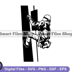 Puede incluir: Silueta en blanco y negro de una persona escalando un poste. La persona lleva un casco y equipo de seguridad. El poste es alto y recto.