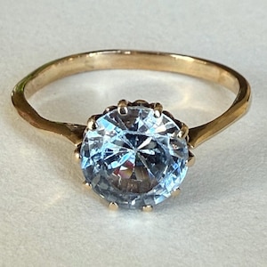 Vintage 10K Solitaire Blue Topaz Ring, 2.33 grams, size 9.5 US, December Birthstone, Engagement Ring - for repair