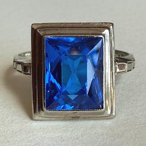 Art Deco 10K White Gold Blue Spinel Ring - Size 7.5