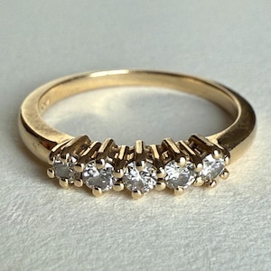 14K Yellow Gold Diamond Band Ring. 2.11grams, Size 6US