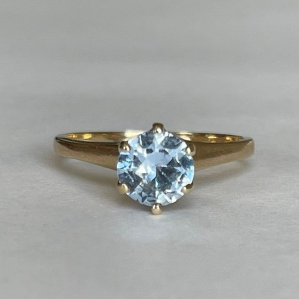 Beautiful 10K Yellow Gold Round Blue Topaz Solitaire Ring, Size 6.25, 1.86 grams, December Birthstone, Engagement Ring