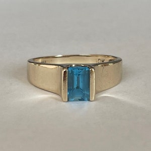 Vintage BH Effy 10K Yellow Gold Emerald Cut Swiss Blue Topaz Ring, Size 8, 3.85 grams, December Birthstone