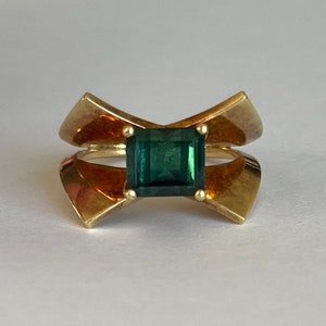 Elegant 1950's 14K Gold Emerald ring, Size 5.25, 5.6 grams