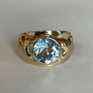 14K Blue Topaz Ring in stunning setting, Italy Stamp, Size 8.25, 3.65 grams, December Birthstone