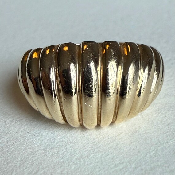 Scalloped Solid 10K Domed Ribbed Ring - image 11