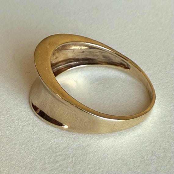 Solid 10K Solid Concaved Gold Ring, 5.25grams, Si… - image 6