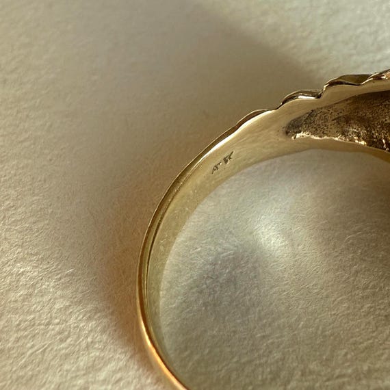 Scalloped Solid 13K Domed Ribbed Ring - image 7