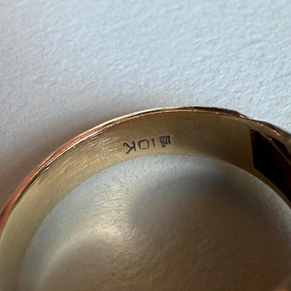 Scalloped Solid 10K Domed Ribbed Ring - image 12