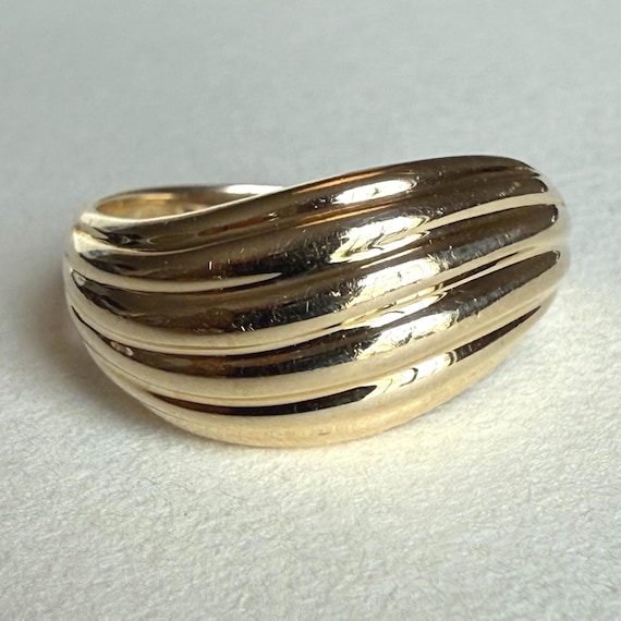 Solid 14K Solid Ribbed Wavy Gold Ring, 4.18grams,… - image 1