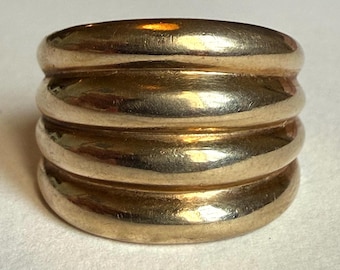 Scalloped Solid 10K Chunky Ridged Ribbed Ring, Size 6.25