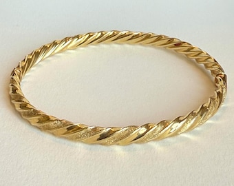 Vintage 14K Yellow Gold Twisted Ribbon Hinged Bangle Bracelet 7.5 Inch 8.9g