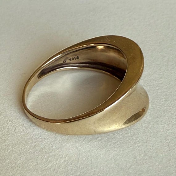 Solid 10K Solid Concaved Gold Ring, 5.25grams, Si… - image 3