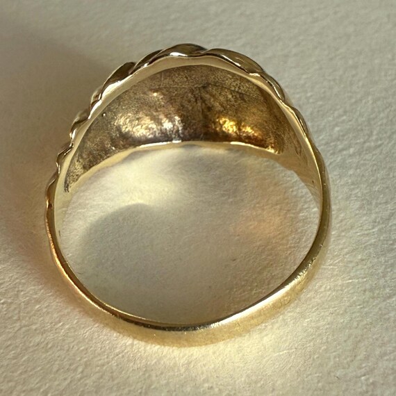 Scalloped Solid 13K Domed Ribbed Ring - image 6