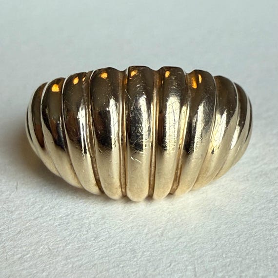 Scalloped Solid 10K Domed Ribbed Ring - image 1