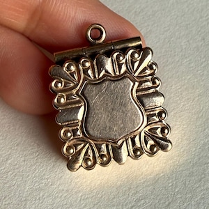 Heavy Antique 10K Gold Frame Locket 3/4&quot; Charm Pendant 9.23g