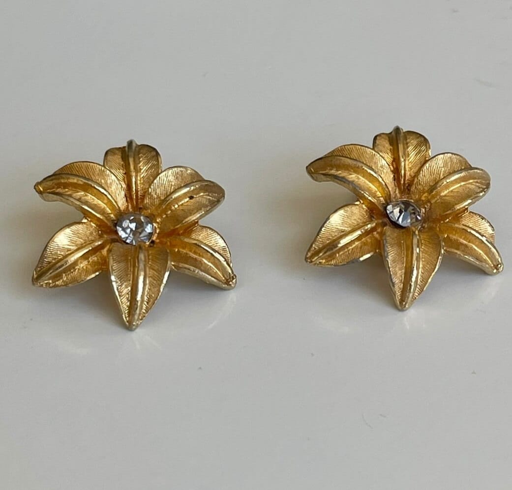 Gold-Tone Flower Stud Earring | GUESS