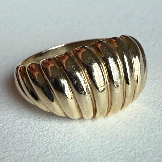 Scalloped Solid 10K Domed Ribbed Ring - image 5