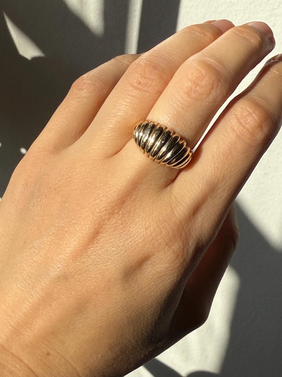 Scalloped Solid 10K Domed Ribbed Ring - image 13