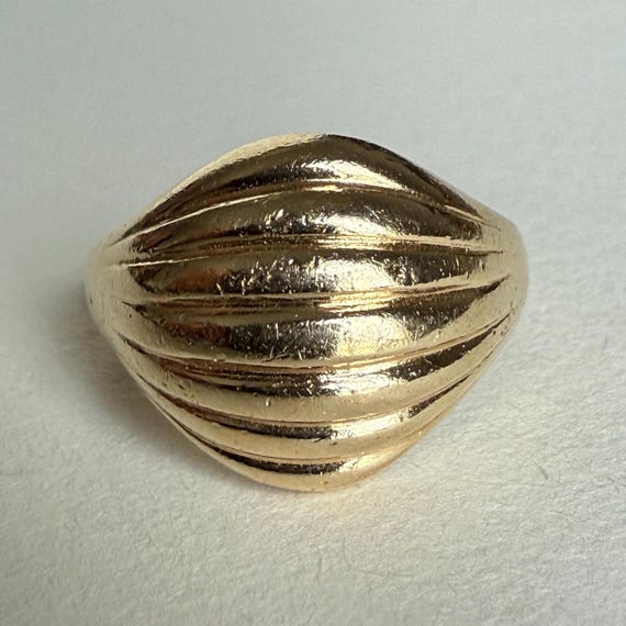Solid 14K Solid Ribbed Wavy Gold Ring, 4.66grams,… - image 10