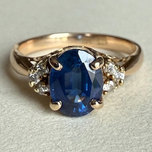 Vintage 14K Blue Topaz and Diamond Ring, 3.0grams, Size 7 US