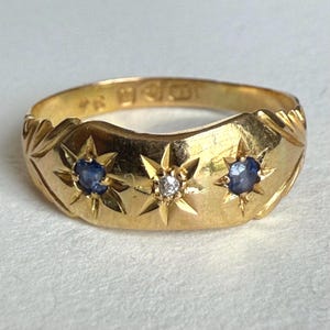 18K Gold Diamond Star & Sapphire Ring - Vintage Ornamental Design, Size 6