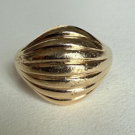 Solid 14K Solid Ribbed Wavy Gold Ring, 4.66grams,… - image 9