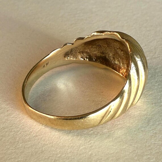 Scalloped Solid 13K Domed Ribbed Ring - image 3