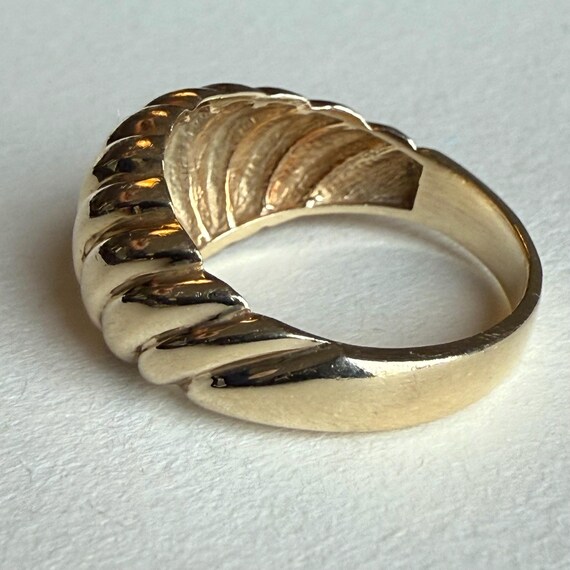 Scalloped Solid 10K Domed Ribbed Ring - image 8