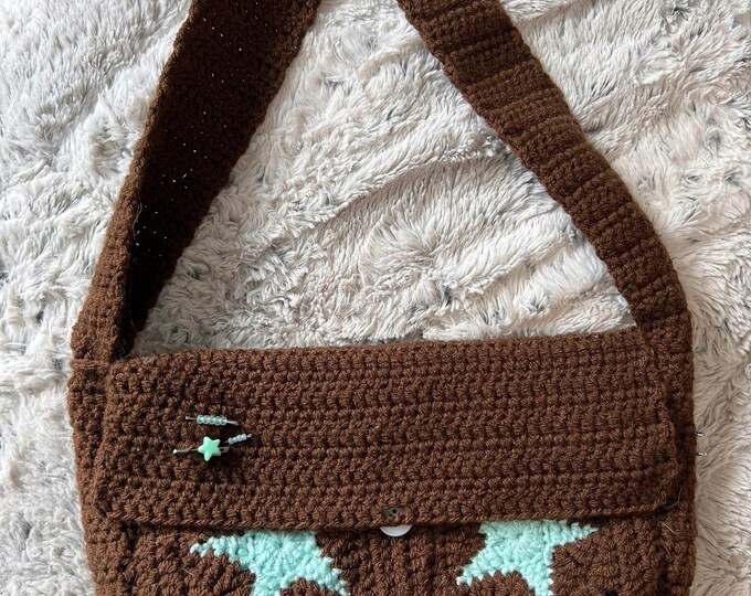 Crochet Star Messenger Bag // Crochet Messenger Bag // Crochet Star Bag