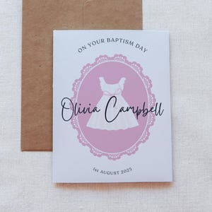 Tarjeta de bautismo personalizada para niñas, vestido de bautizo para niñas, tarjeta de bautismo personalizable - Tarjeta de felicitación católica - Tarjeta física