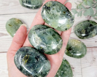 Pierre de palmier préhnite | Préhnite avec épidote et tourmaline | Cristal de préhnite vert | Pierre de guérison | Pierre de souci | Reiki | Décoration | Vous choisissez