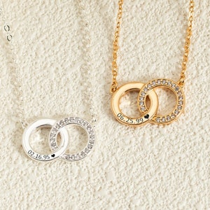 Collier à cercles entrelacés en diamants, collier à cercles entrelacés, cadeau d'anniversaire pour elle, collier à double anneau, collier avec nom gravé, anniversaire