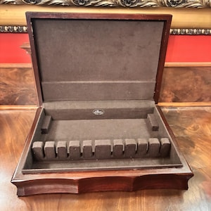 Caja para cubiertos de madera resistente al deslustre, estilo vintage de Pacific Silvercloth.