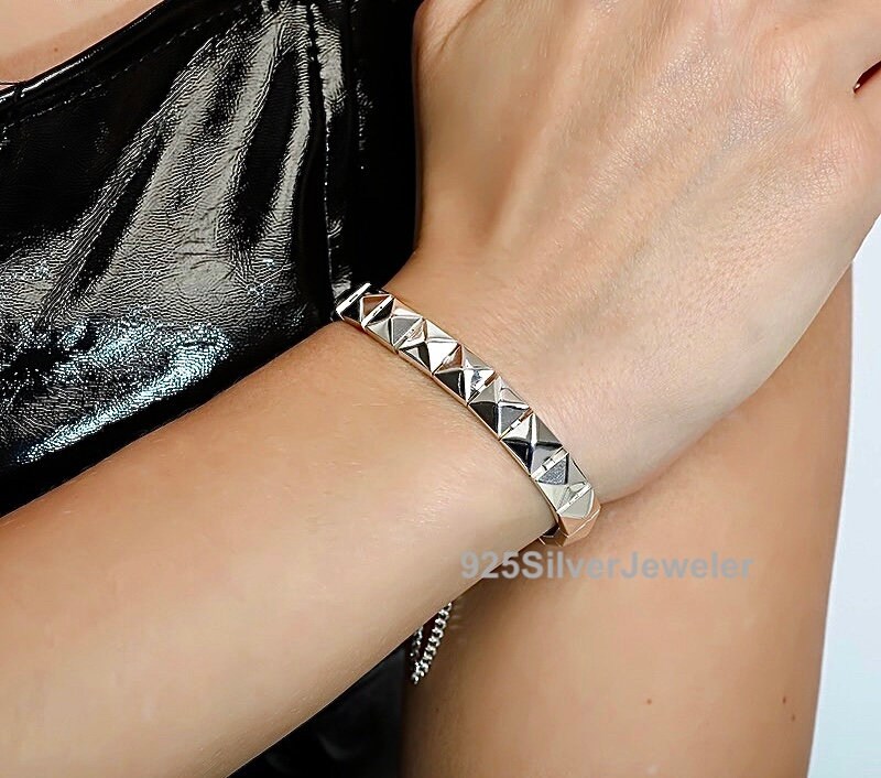 ブレスレット BLENDOFF Pyramid stud bracelet silver 925 925 Sterling Silver Pyramid Stud Bracelet Stackable/ Spike