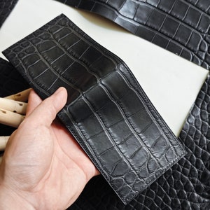 Cadeaux fête des pères Portefeuille à deux volets en cuir d'alligator, Portefeuille gravé, Portefeuille en cuir, Cadeaux pour papa, Cadeaux pour lui, Cadeaux d'anniversaire