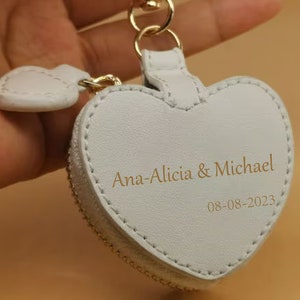 Bolsa porta anillos de cuero con forma de corazón personalizada para llevar anillos de propuesta de matrimonio. Ideal para arnés de perro o como recuerdo de boda (patente en trámite).