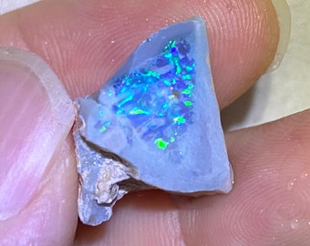 ópalos de cristal ásperos y frotados de Lightning Ridge NSW