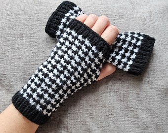 Handknitted Wristwarmers