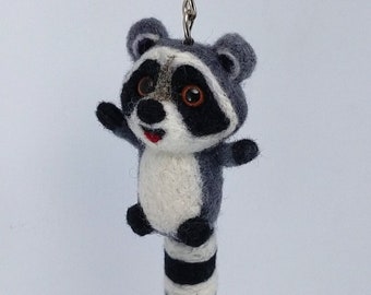 Raccoon keychain, wool felted raccoon, raccoon ornament 9cm high