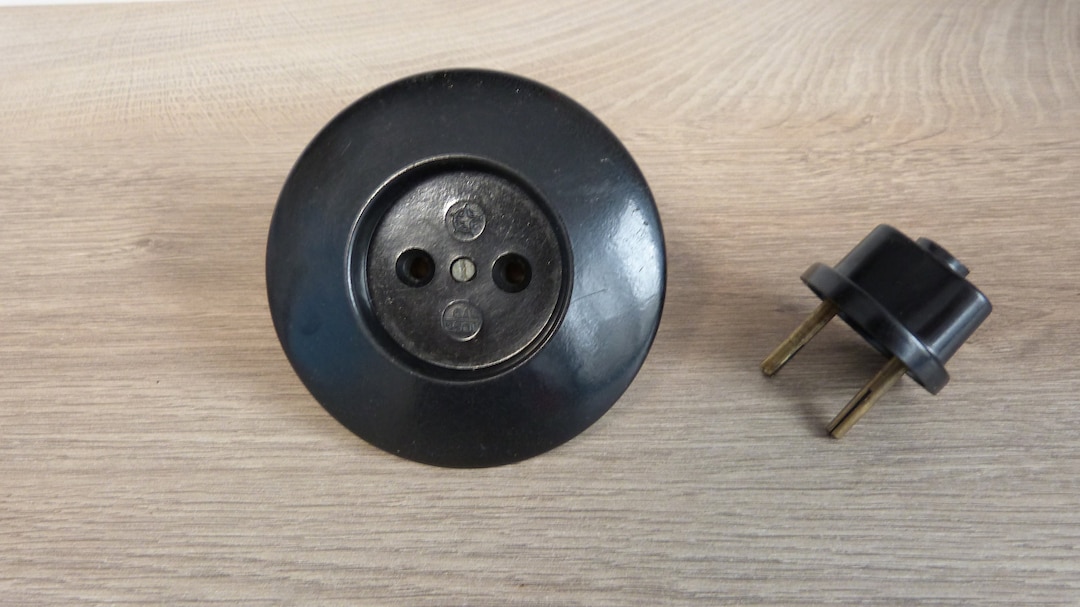 Electrical Socket and Plung, Vintage Electrical Socket, Retro Plug