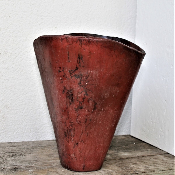 Vase, Ton poliert mit Eisenoxid, Rakubrand mitRoßhaar verziert