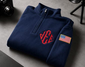 Felpa personalizzata con cerniera a un quarto ispirata a J.E.E., monogramma ricamato e bandiera americana, pullover con iniziale personalizzata, regalo patriottico per uomo