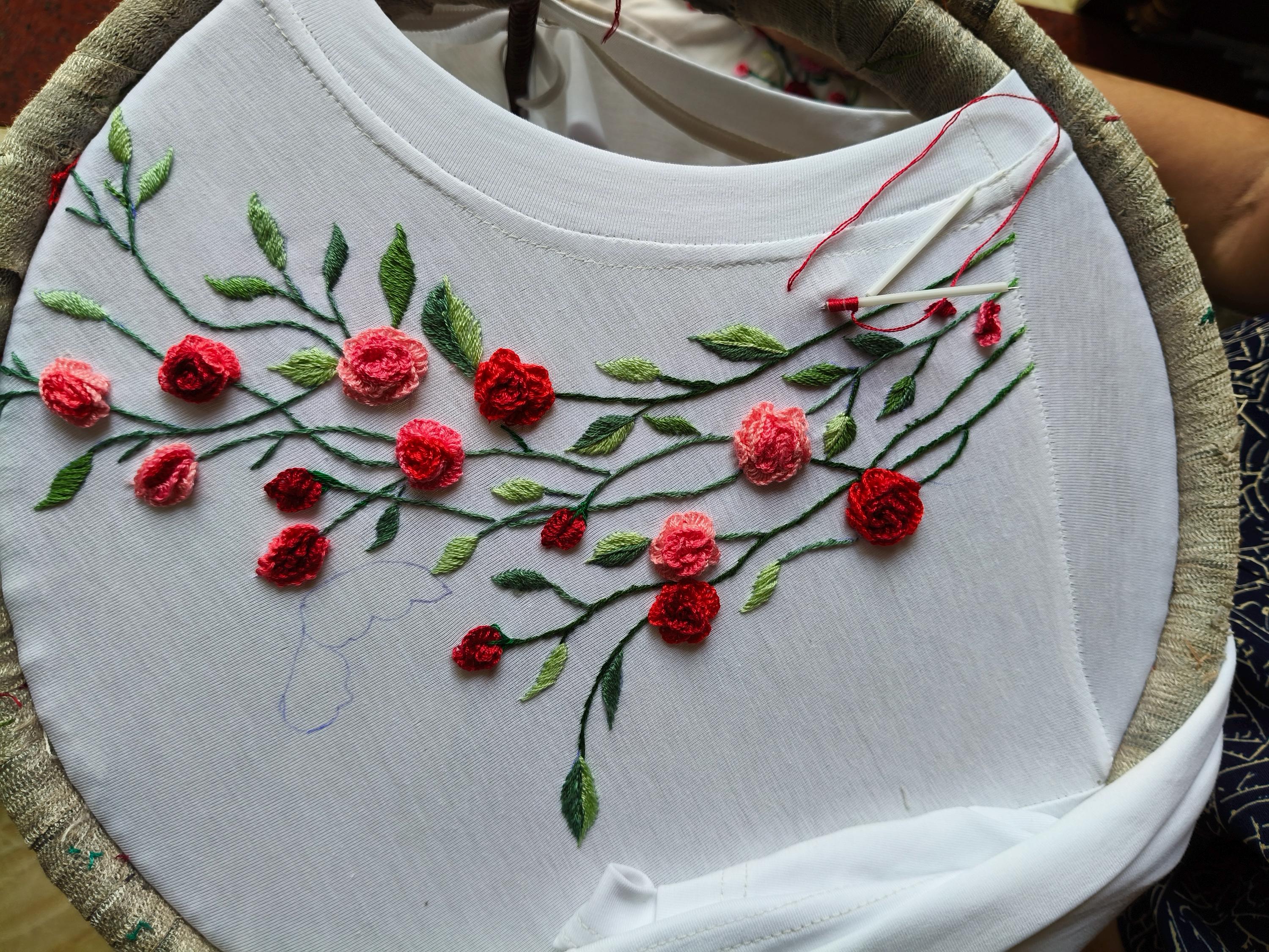 Embroidered T-shirt / Womens Bo Ho Shirt / Plants T Shirt