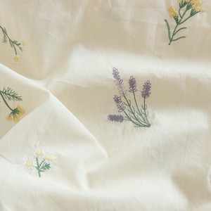 Katoenen stof bloemen, kussenstof, bloemenstof, geborduurde stof, zachte stof, zomerjurkstof, op maat gesneden stof, katoen