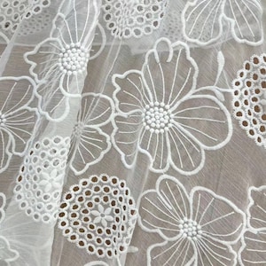 Katoenen stof bloemen, kussenstof, bloemenstof, geborduurde katoenen stof, zachte stof, stof zomerjurk, op maat gesneden stof, katoen