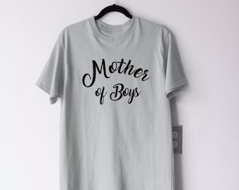 Lustige Damenkleidung - Mutter von Jungen handgemachtes Geschenk für Sie - T-Shirts für Mama - Lustige Muttertagsgeschenke - Einzigartiges Mama Shirt