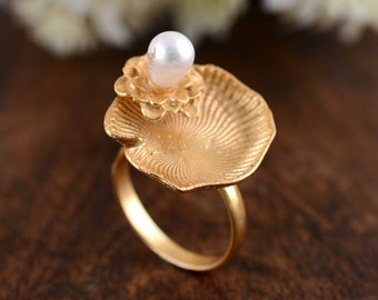 Lotus Leaf Ring with White Pearl, 14k gold Water Leaf Ring with a Gemstone of Your Choice, Gift For Her, personalized jewelry.