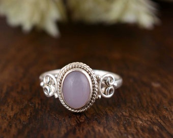 Rose Quartz Ring, 18k Gold Ring, Statement Ring, Gemstone Ring, Pink Ring,  Bridal Ring, Wedding Ring, Organic Ring, Natural Ring.