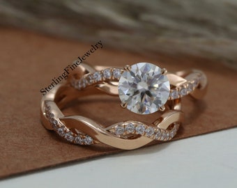Anillo de compromiso de diamantes moissanita de talla redonda de 6,50 mm, conjunto de anillos nupciales de oro rosa de 18 qt, conjunto de anillos de pavé retorcido a juego único, regalo especial